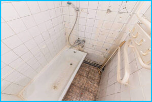A fürdőkád beépítése során ne feledkezz meg a padlószőnyegről vagy padlócsempéről a fürdőszoba komfortjának növelésére.