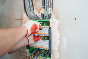 A lakás villanyszerelésünkkel az otthonod minden elektromos igényét kielégítheted.