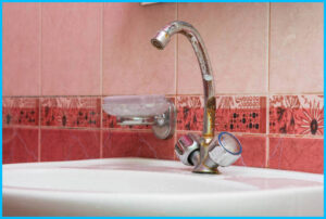 Az új mosdó kiválasztásakor fontos a hely optimális kihasználása és a funkcionalitás – mosdó csere tippek.