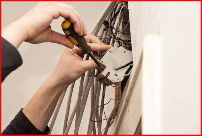 Miért olyan fontos a lakásfelújításban a megbízható villanyszerelő?